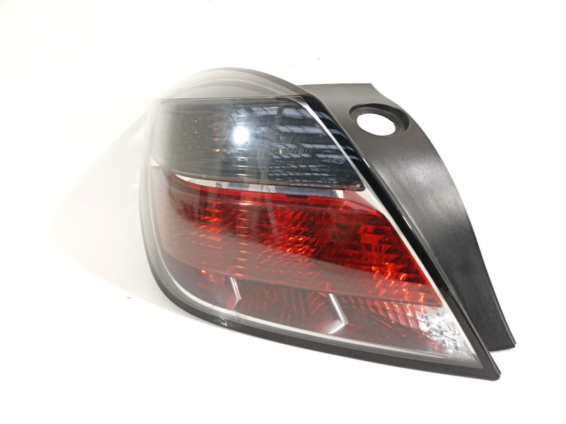 Recambio de piloto trasero izquierdo para opel astra gtc cosmo referencia OEM IAM 13252443  