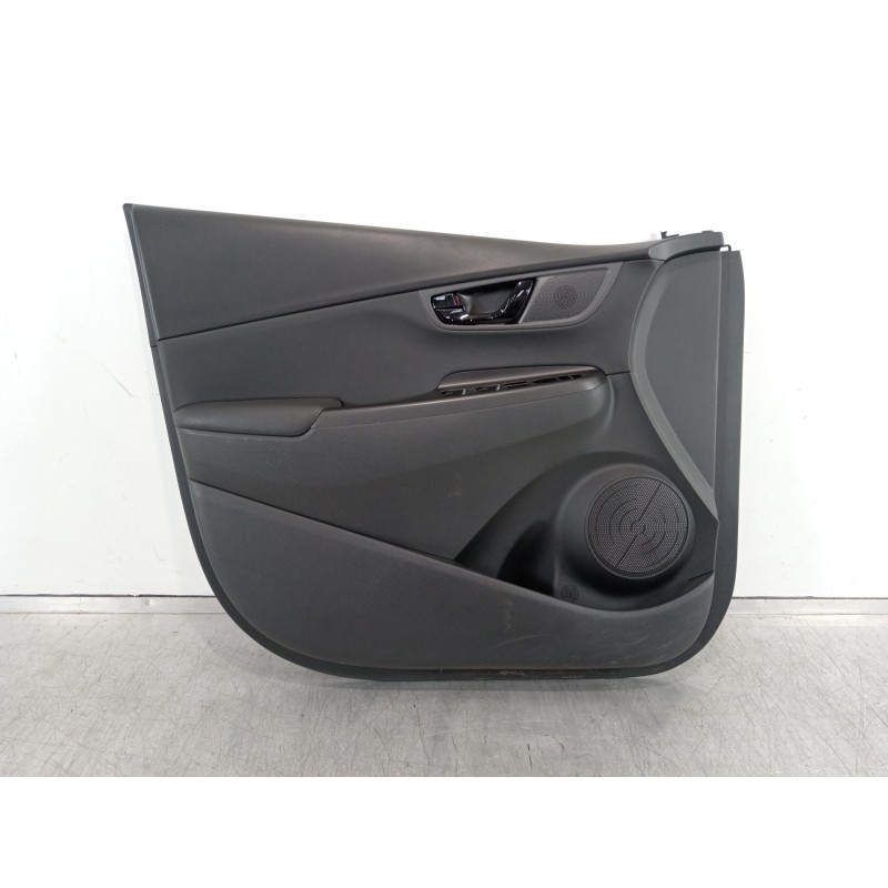 Recambio de guarnecido puerta delantera izquierda para hyundai kona klass hybrid 2wd referencia OEM IAM 82370J9000  