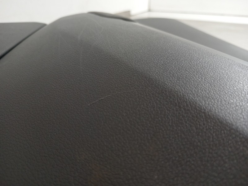 Recambio de guarnecido puerta delantera izquierda para hyundai kona klass hybrid 2wd referencia OEM IAM 82370J9000  