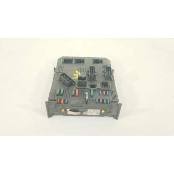 CAJA RELES / FUSIBLES 9648715380 S118085200G BSIF0200