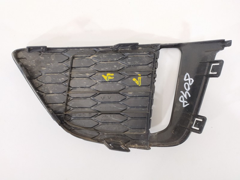 Recambio de rejilla paragolpes delantero para honda jazz (gk) confort 5p referencia OEM IAM 71103TARG0  