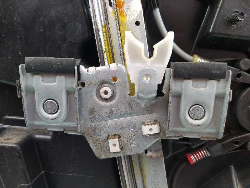 Recambio de elevalunas delantero derecho para ford fiesta (cb1) trend referencia OEM IAM 8A61A045H16AG 8A6114553A 8V5T14A584