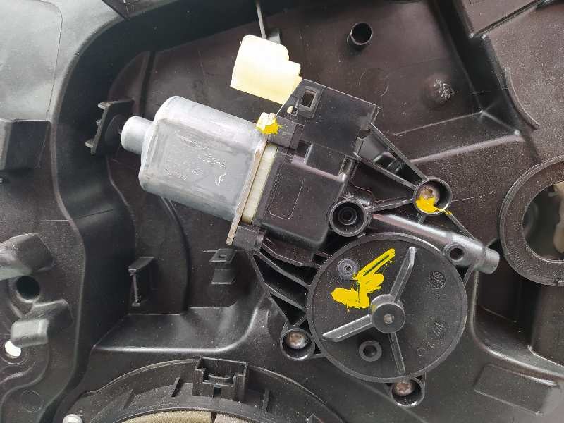 Recambio de elevalunas delantero derecho para ford fiesta (cb1) trend referencia OEM IAM 8A61A045H16AG 8A6114553A 8V5T14A584