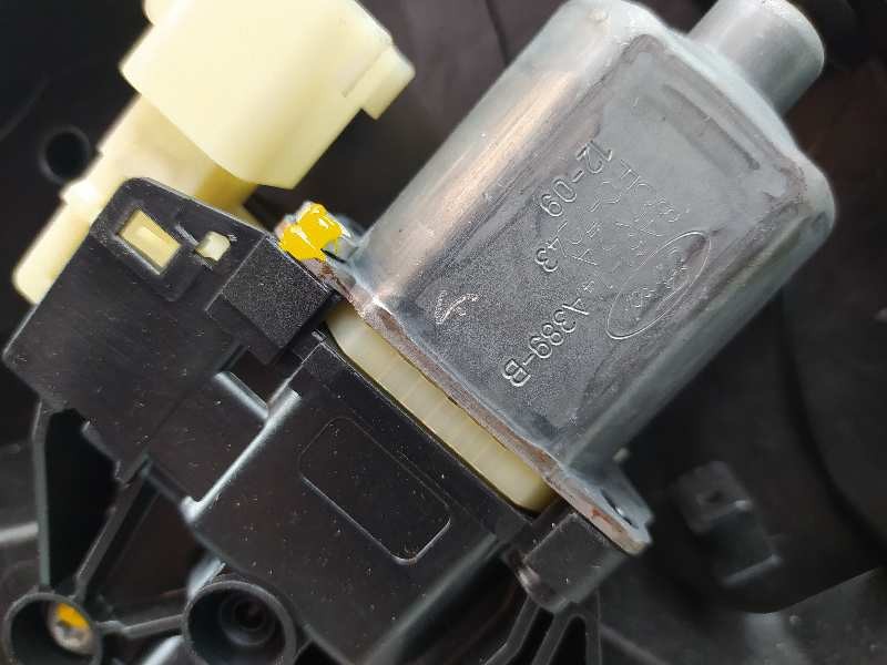 Recambio de elevalunas delantero izquierdo para ford fiesta (cb1) trend referencia OEM IAM 8A61A045H17AG 8A6114A389B 8A61A23201C