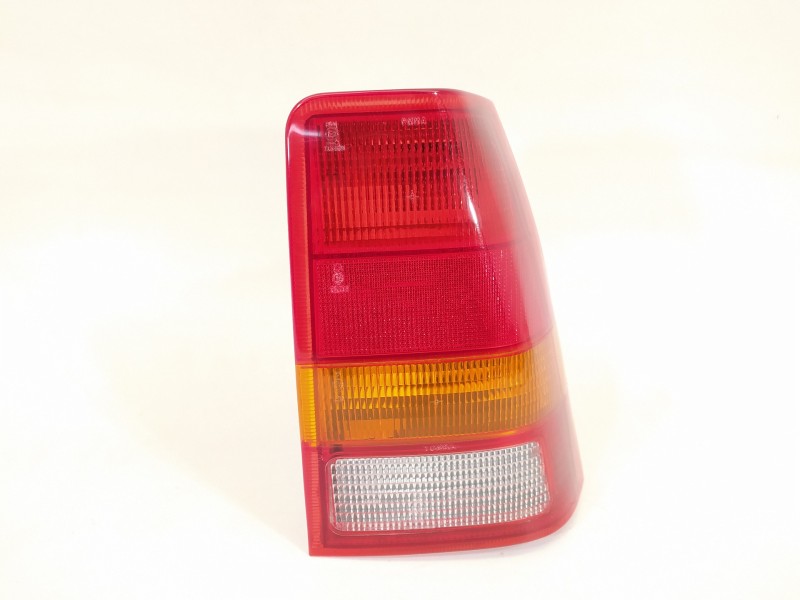 Recambio de piloto trasero derecho para opel kadett e cup lim. referencia OEM IAM   