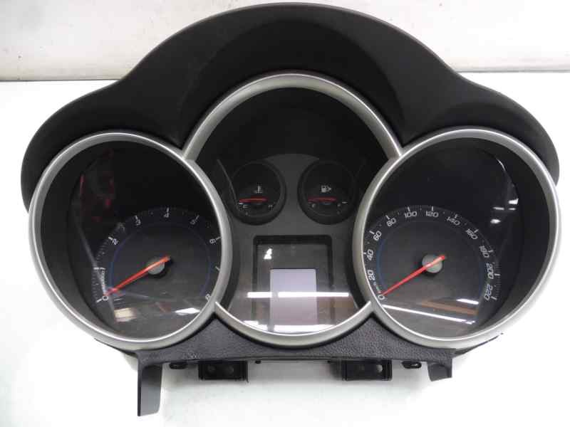 Recambio de cuadro instrumentos para chevrolet cruze hatchback lt+ referencia OEM IAM 95472850  