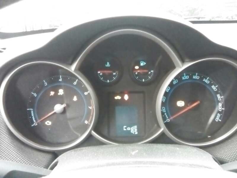 Recambio de cuadro instrumentos para chevrolet cruze hatchback lt+ referencia OEM IAM 95472850  