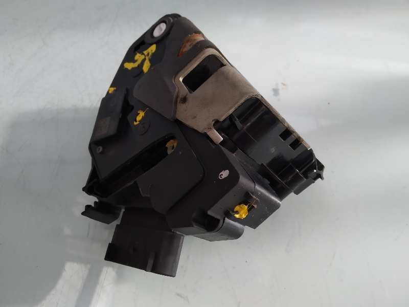 Recambio de cerradura puerta trasera derecha para ford fiesta (cb1) trend referencia OEM IAM 8A6AA26412AJ  