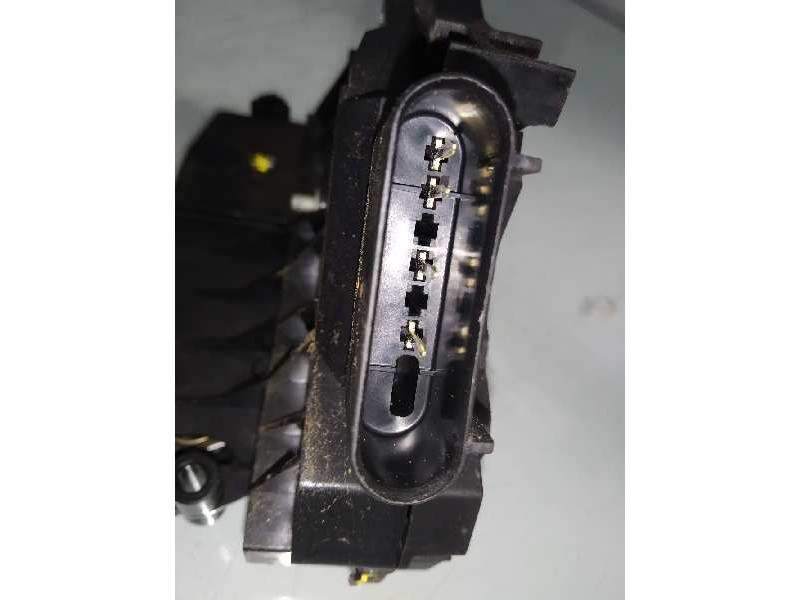 Recambio de cerradura puerta trasera derecha para ford fiesta (cb1) trend referencia OEM IAM 8A6AA26412AJ  