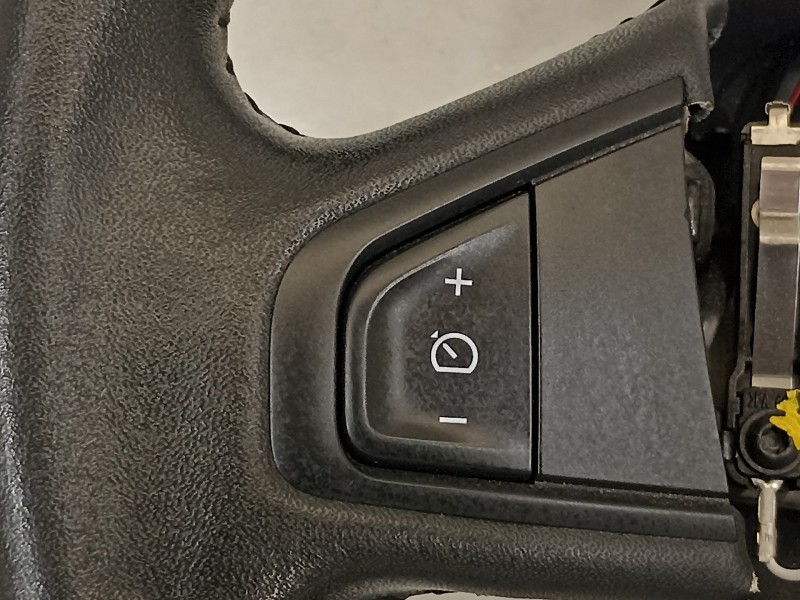 Recambio de volante para renault laguna iii expression referencia OEM IAM 484300001R  