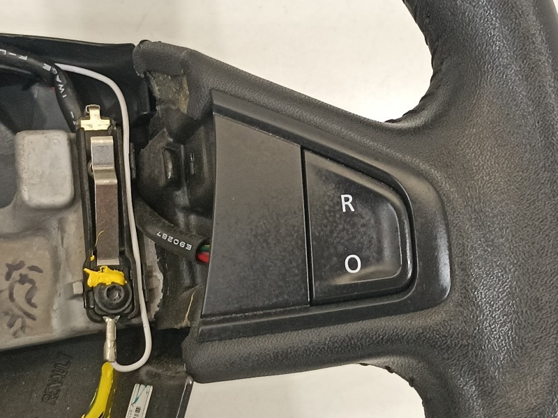 Recambio de volante para renault laguna iii expression referencia OEM IAM 484300001R  