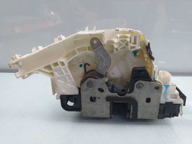 Recambio de cerradura puerta delantera derecha para fiat freemont (345) lounge referencia OEM IAM 04589916AD  