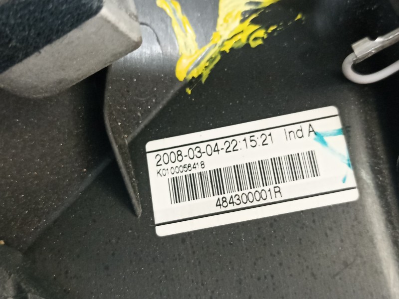 Recambio de volante para renault laguna iii expression referencia OEM IAM 484300001R  