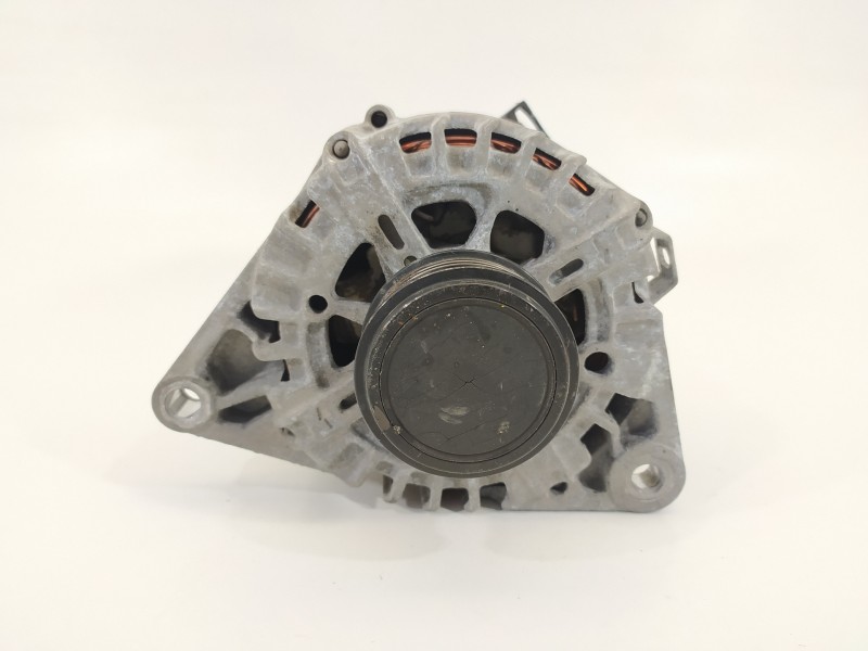 Recambio de alternador para kia cee´d sporty wagon drive referencia OEM IAM 373002A850 2611067 