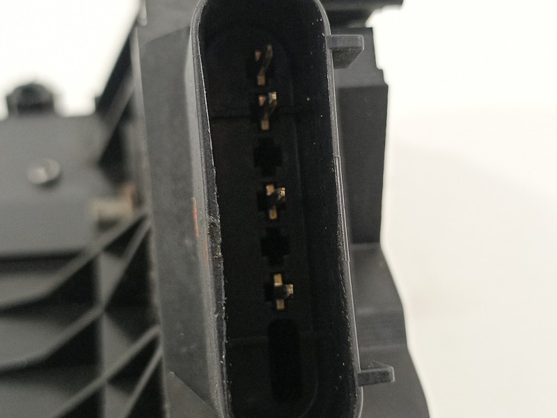 Recambio de cerradura puerta delantera derecha para ford fiesta (cb1) ambiente referencia OEM IAM 8A6AA21812BG  