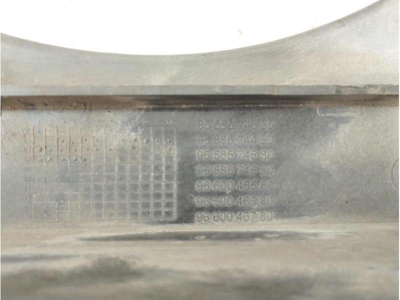 Recambio de panel frontal para citroën c4 grand picasso exclusive referencia OEM IAM 9658574380 9658574480 9658574580