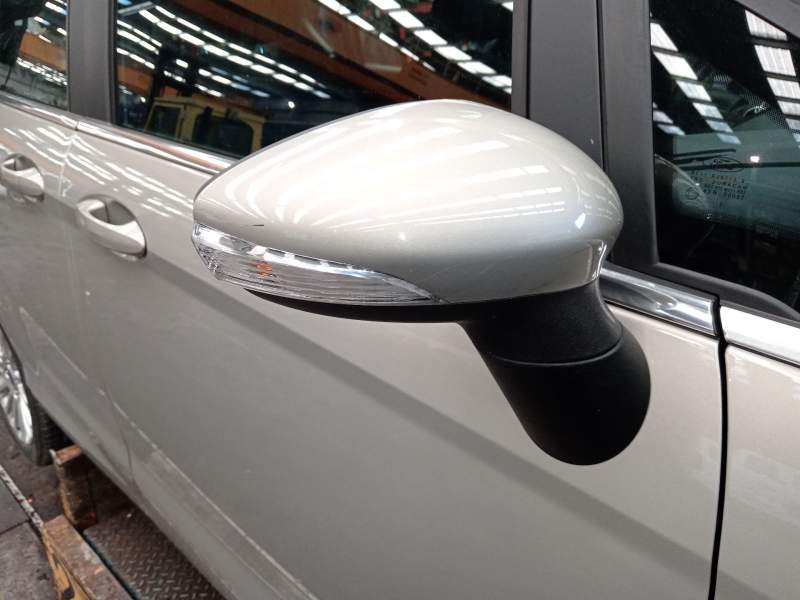 RETROVISOR DERECHO AV1117682CL 2104819 