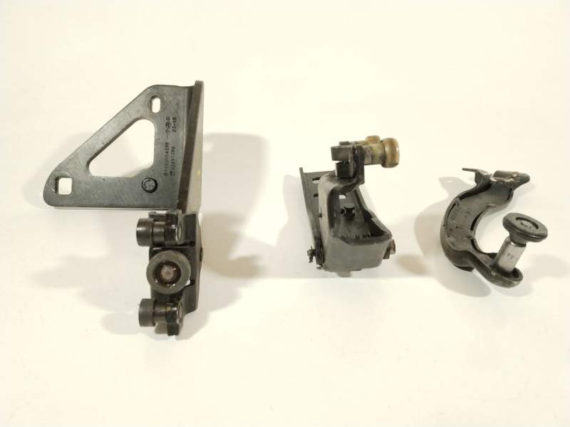 BISAGRA PUERTA 93451715 93451798 D312370J