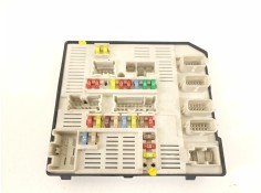 Recambio de caja reles / fusibles para renault megane iii berlina 5 p dynamique referencia OEM IAM 284B60008R  