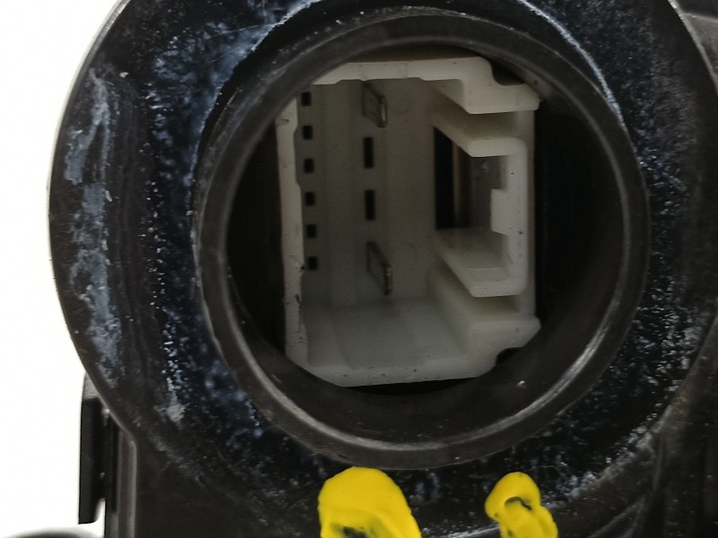 Recambio de cerradura puerta trasera derecha para toyota auris luna referencia OEM IAM 6905002180  