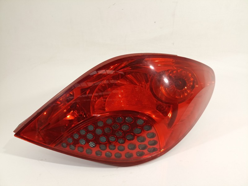 Recambio de piloto trasero derecho para peugeot 207 sport referencia OEM IAM 9649986580  