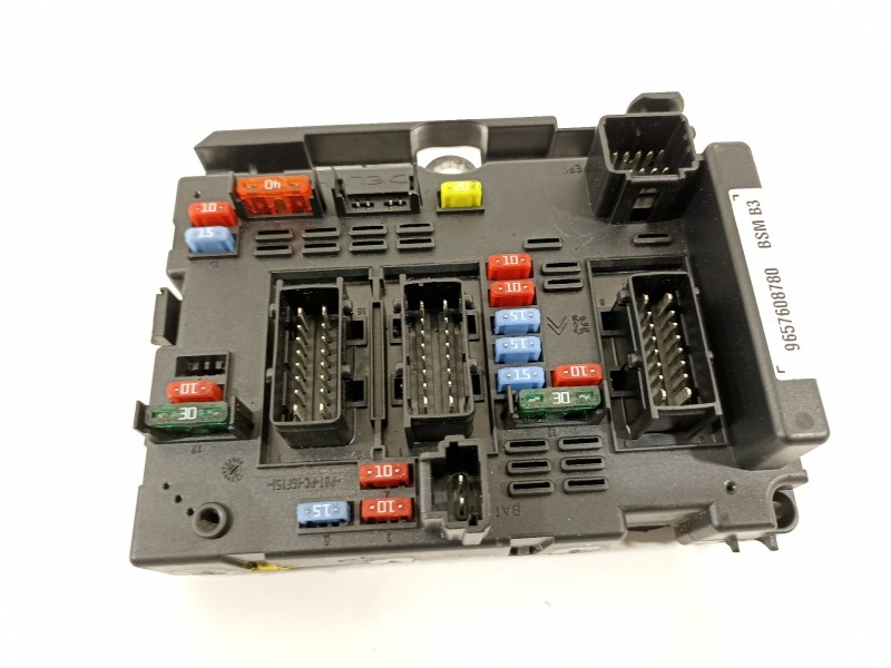 Recambio de caja reles / fusibles para citroën xsara picasso 1.6 hdi 90 exclusive referencia OEM IAM 9657608780  
