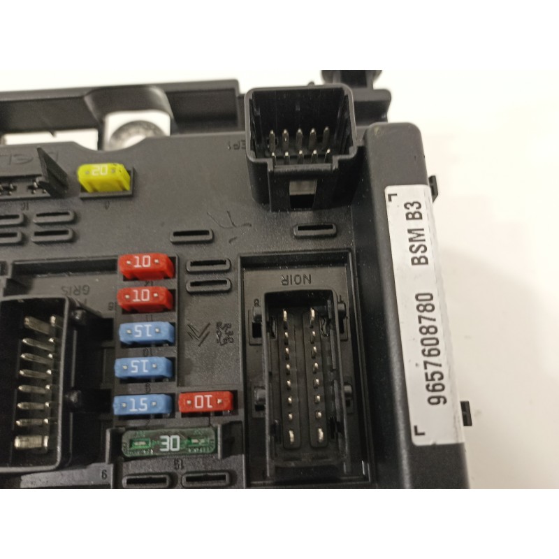 Recambio de caja reles / fusibles para citroën xsara picasso 1.6 hdi 90 exclusive referencia OEM IAM 9657608780  