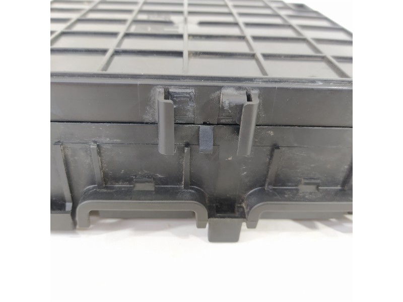 Recambio de caja reles / fusibles para ford fiesta (ce1) active referencia OEM IAM H1BT14D068AF 9700126438 