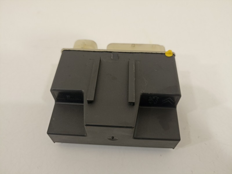 Recambio de caja precalentamiento para peugeot 308 referencia OEM IAM 9662570880  