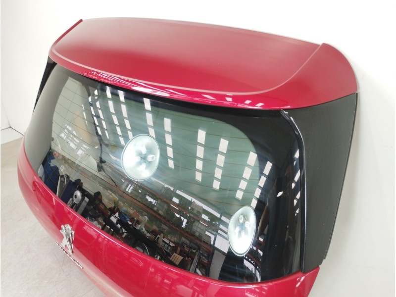 Recambio de porton trasero para peugeot 308 referencia OEM IAM 9677833277  