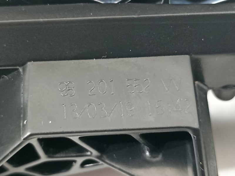 Recambio de maneta interior trasera derecha para peugeot 308 referencia OEM IAM 311308 311337 