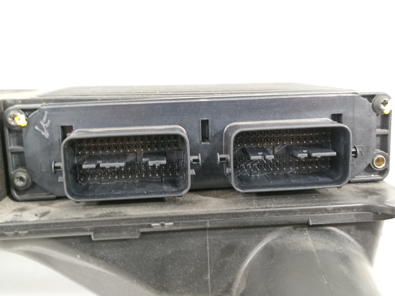Recambio de centralita motor uce para mazda 3 lim. (bl) 1.6 16v cat referencia OEM IAM Z66818780F  