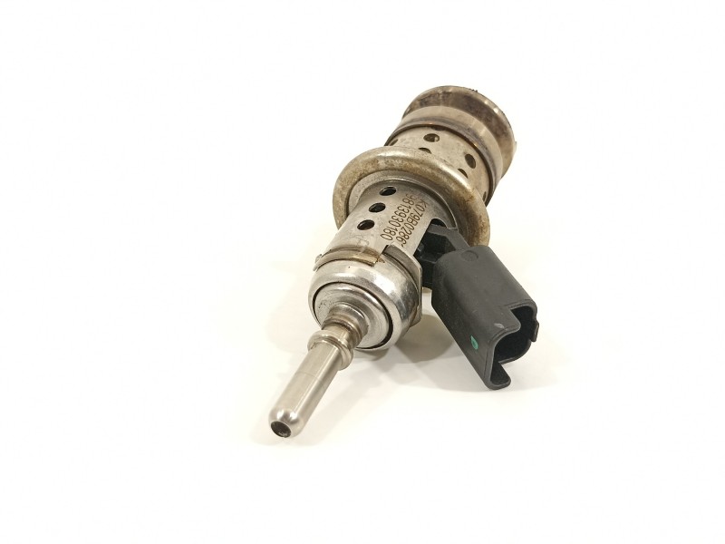 Recambio de inyector para peugeot 308 referencia OEM IAM 9813930180  