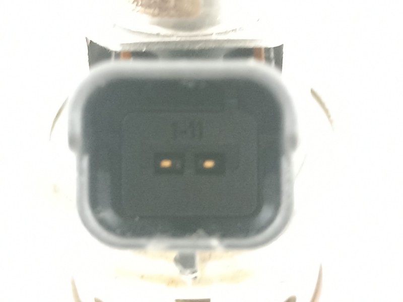 Recambio de inyector para peugeot 308 referencia OEM IAM 9813930180  