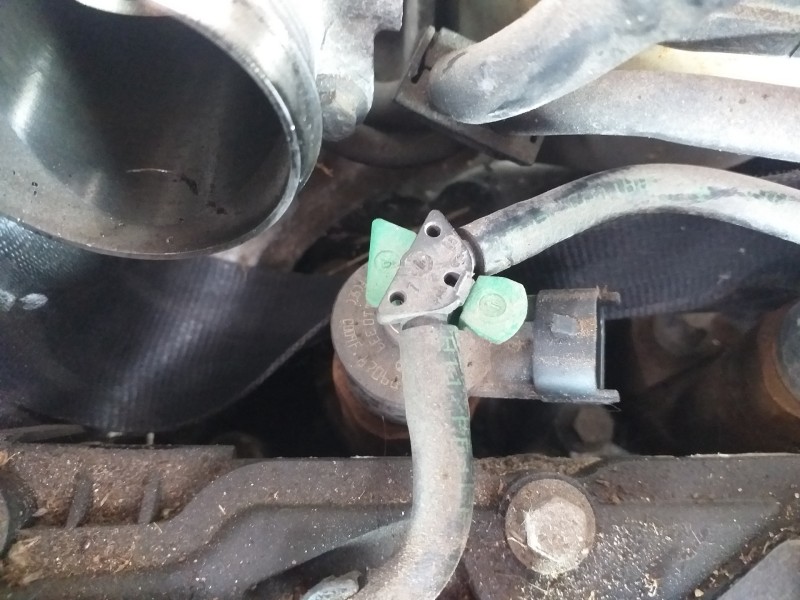 Recambio de inyector para peugeot 207 confort referencia OEM IAM 0445110339  