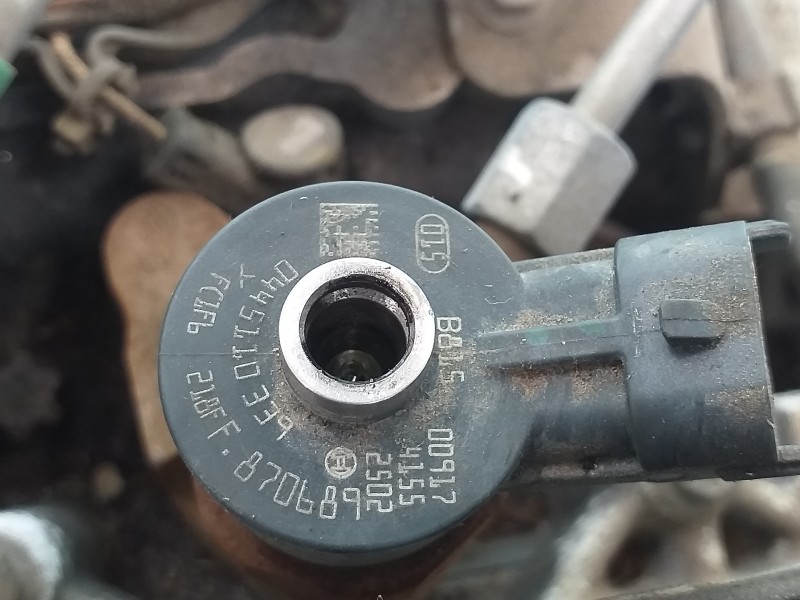 Recambio de inyector para peugeot 207 confort referencia OEM IAM 0445110339  