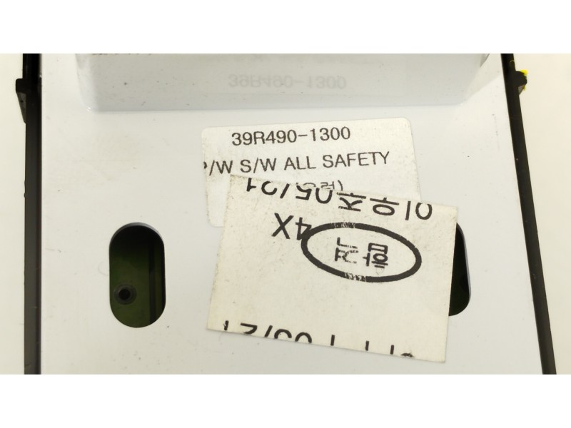 Recambio de mando elevalunas delantero izquierdo para hyundai i40 city s blue referencia OEM IAM 935703Z300  