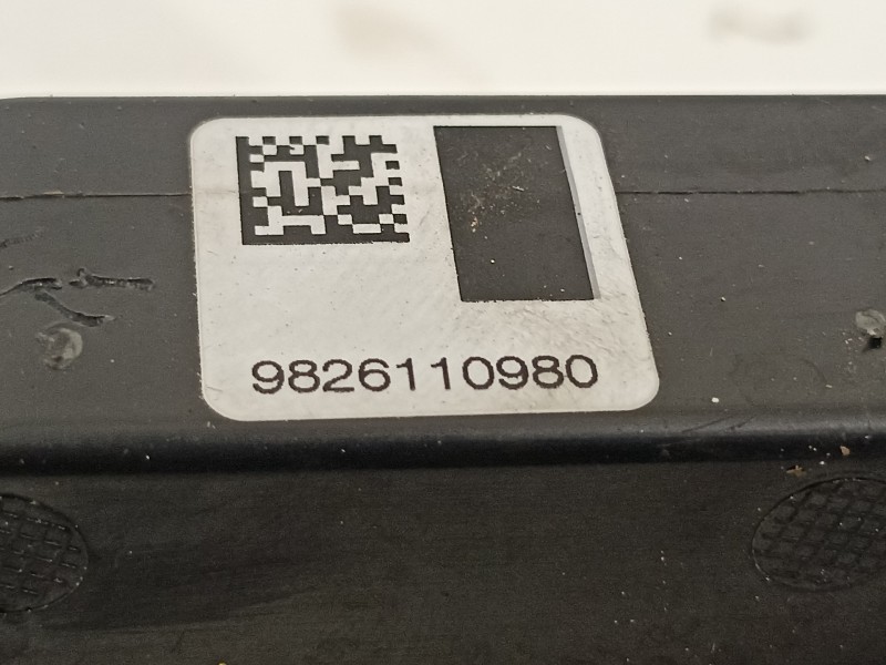 Recambio de cerradura puerta trasera derecha para peugeot 308 referencia OEM IAM 9826110980  