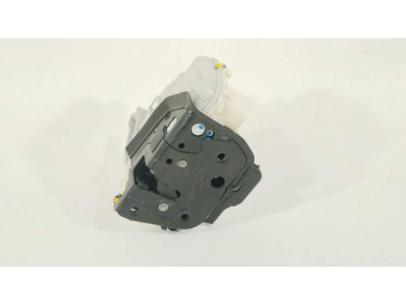 CERRADURA PUERTA DELANTERA DERECHA 4F2837016B 