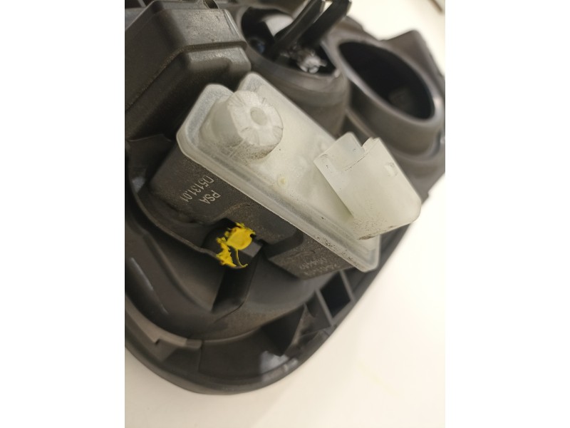 Recambio de tapa exterior combustible para peugeot 308 referencia OEM IAM 9817504180  