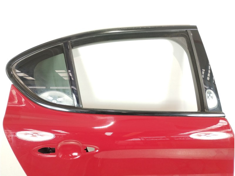 Recambio de puerta trasera derecha para alfa romeo stelvio (630) quadrifoglio 4wd referencia OEM IAM 50539532  