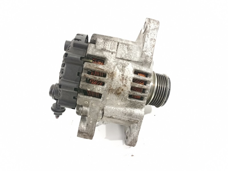 Recambio de alternador para hyundai i20 city s referencia OEM IAM 373002A401  