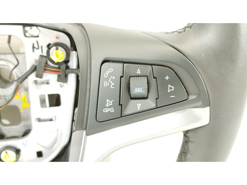 Recambio de volante para chevrolet trax ls+ referencia OEM IAM 95128808  