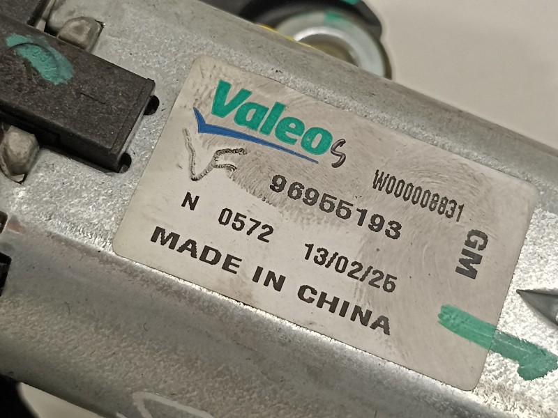 Recambio de motor limpia trasero para chevrolet trax ls+ referencia OEM IAM 96955193  