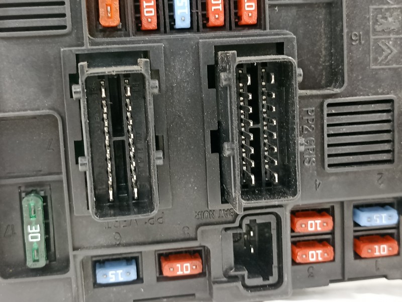 Recambio de caja reles / fusibles para citroën xsara picasso 1.6 hdi 110 exclusive referencia OEM IAM 9650618480  