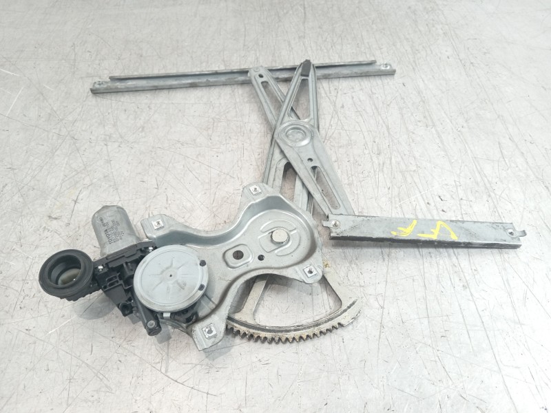 Recambio de elevalunas delantero derecho para toyota yaris (ksp9/scp9/nlp9) básico referencia OEM IAM 857100D100  