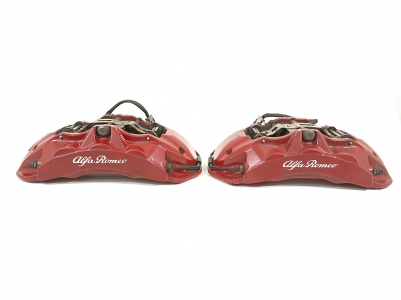 Recambio de juego pinzas freno para alfa romeo stelvio (630) quadrifoglio 4wd referencia OEM IAM 50557515 50557519 50573656