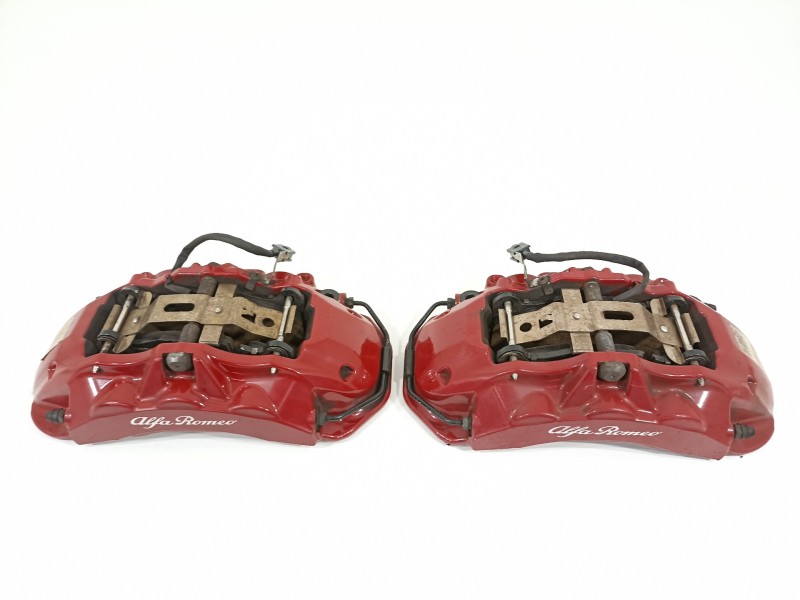Recambio de juego pinzas freno para alfa romeo stelvio (630) quadrifoglio 4wd referencia OEM IAM 50557515 50557519 50573656