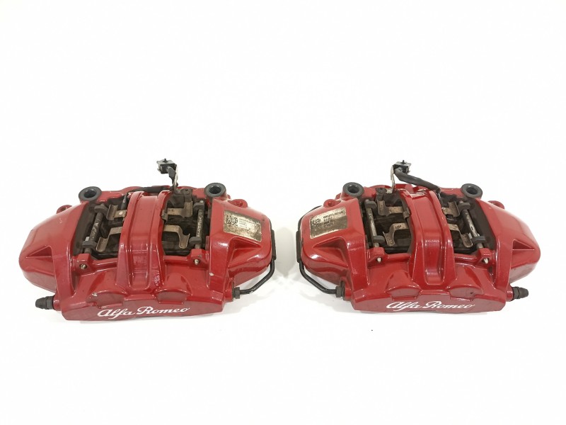 Recambio de juego pinzas freno para alfa romeo stelvio (630) quadrifoglio 4wd referencia OEM IAM 50553664 50553656 50553656