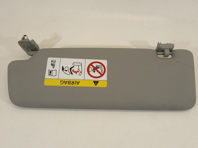 Recambio de parasol derecho para audi a1 (8xk) attraction referencia OEM IAM 8K0857552  